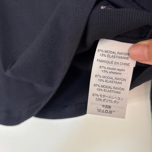 Vuori Women's Long Sleeve Pose Scoop Tee Black Size medium - Picture 9 of 14